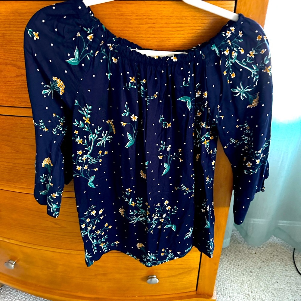 LASCANA size 2 off-shoulder navy print blouse worn once